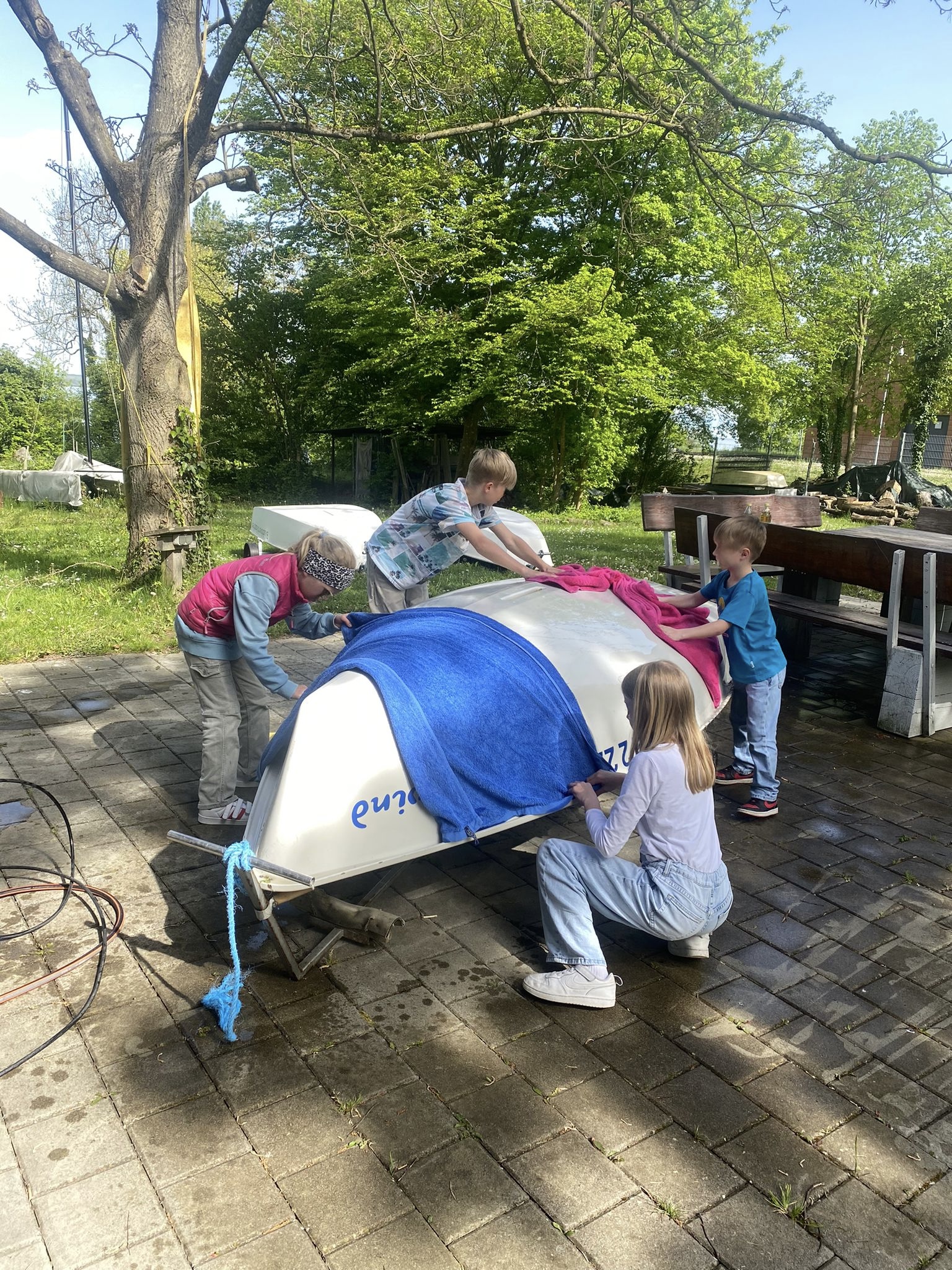 Polieren der Boote vor der Saison